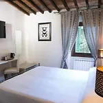 Affittacamere Giuliani 3*
